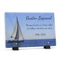 Plaque funéraire bateau océan avec texte
