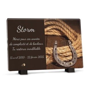 Plaque funéraire fer à cheval avec texte