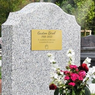 Plaque funéraire gravée bougie